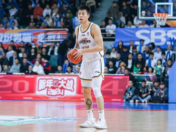 屋漏偏逢連夜雨！張鎮麟7中1僅得2分2板4助 末節受傷離場