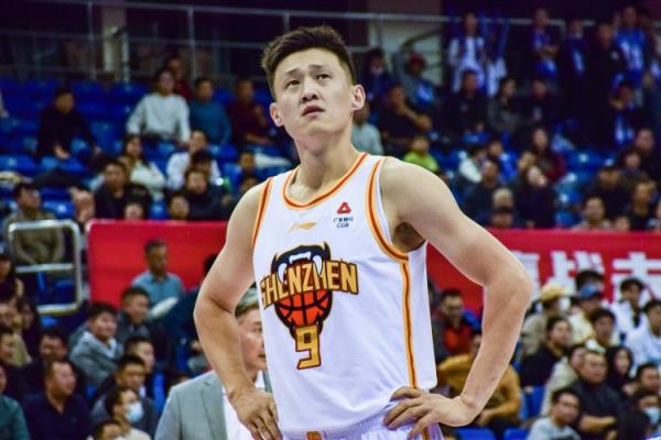 教練教你打籃球！周鵬13中10砍24分&生涯總得分升歷史第十三！