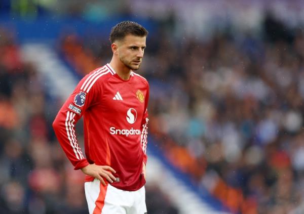 曼聯(lián)最水7號??芒特6420萬加盟1年半1球1助，首發(fā)踢13分鐘又傷了